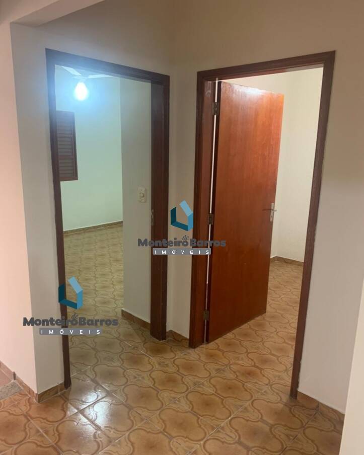 Casa à venda com 3 quartos, 250m² - Foto 4