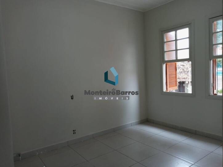 Casa para alugar com 4 quartos, 200m² - Foto 7