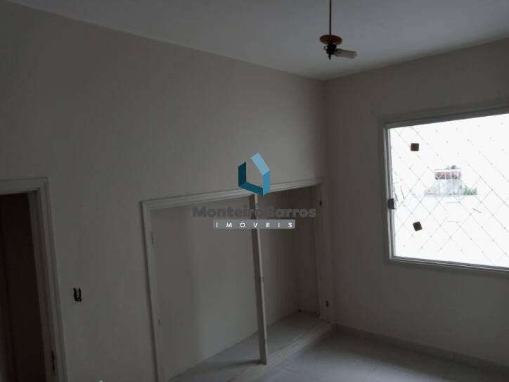 Casa para alugar com 4 quartos, 200m² - Foto 17