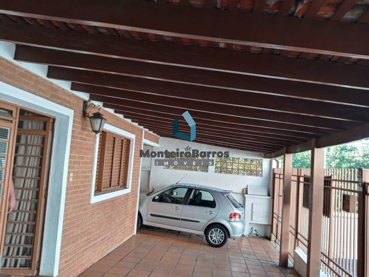 Casa à venda com 4 quartos, 200m² - Foto 1