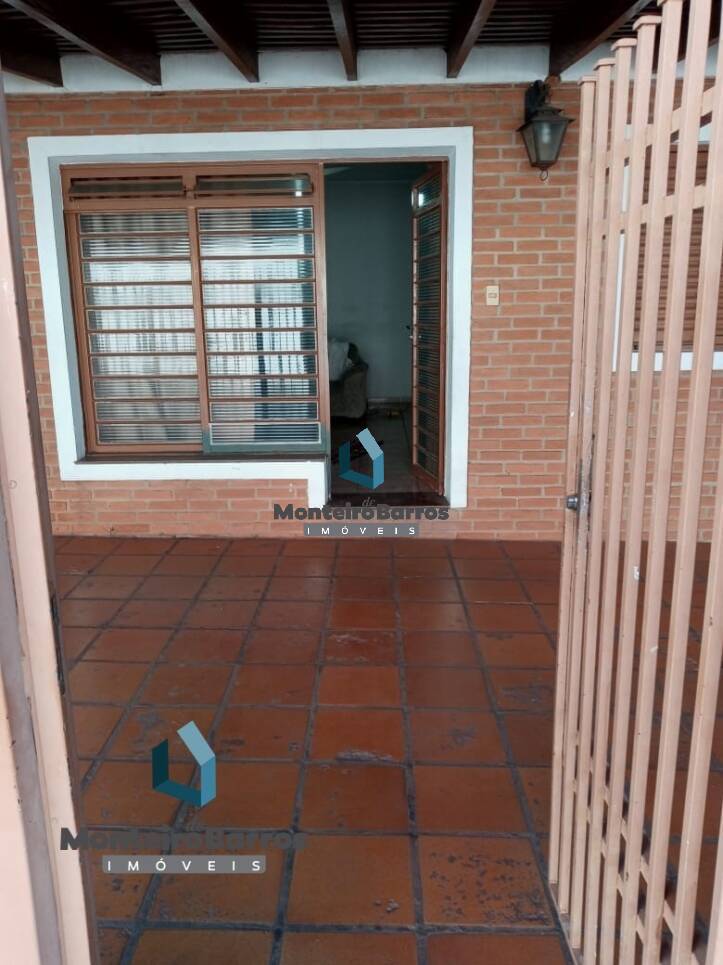 Casa à venda com 4 quartos, 200m² - Foto 3