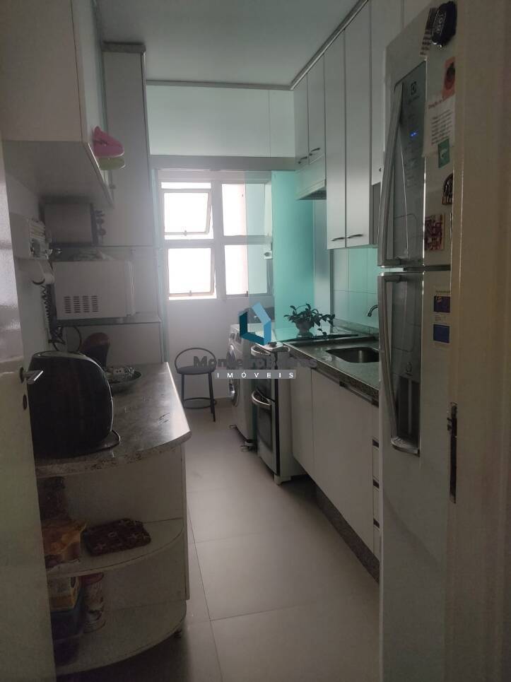 Apartamento à venda com 3 quartos, 67m² - Foto 2