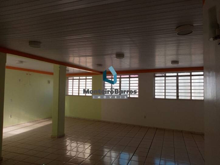 Prédio Inteiro para alugar, 240m² - Foto 1