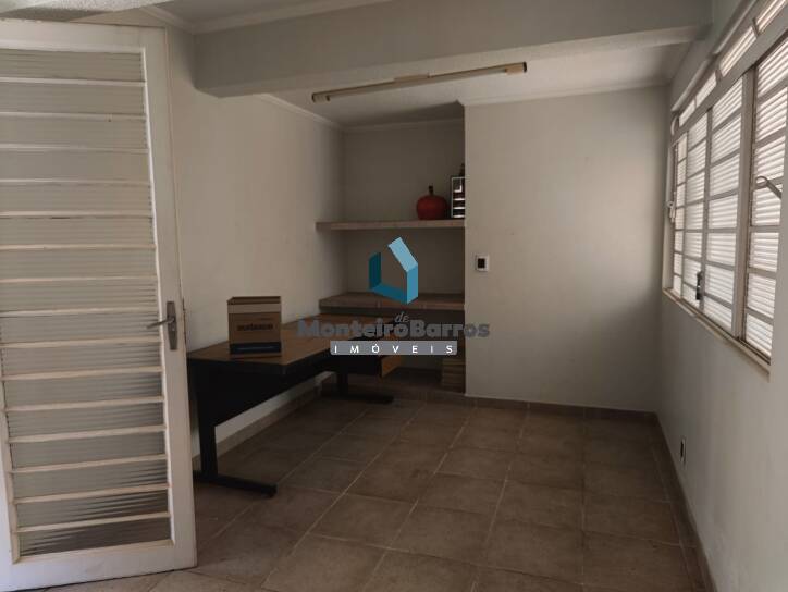 Prédio Inteiro para alugar com 4 quartos, 380m² - Foto 26