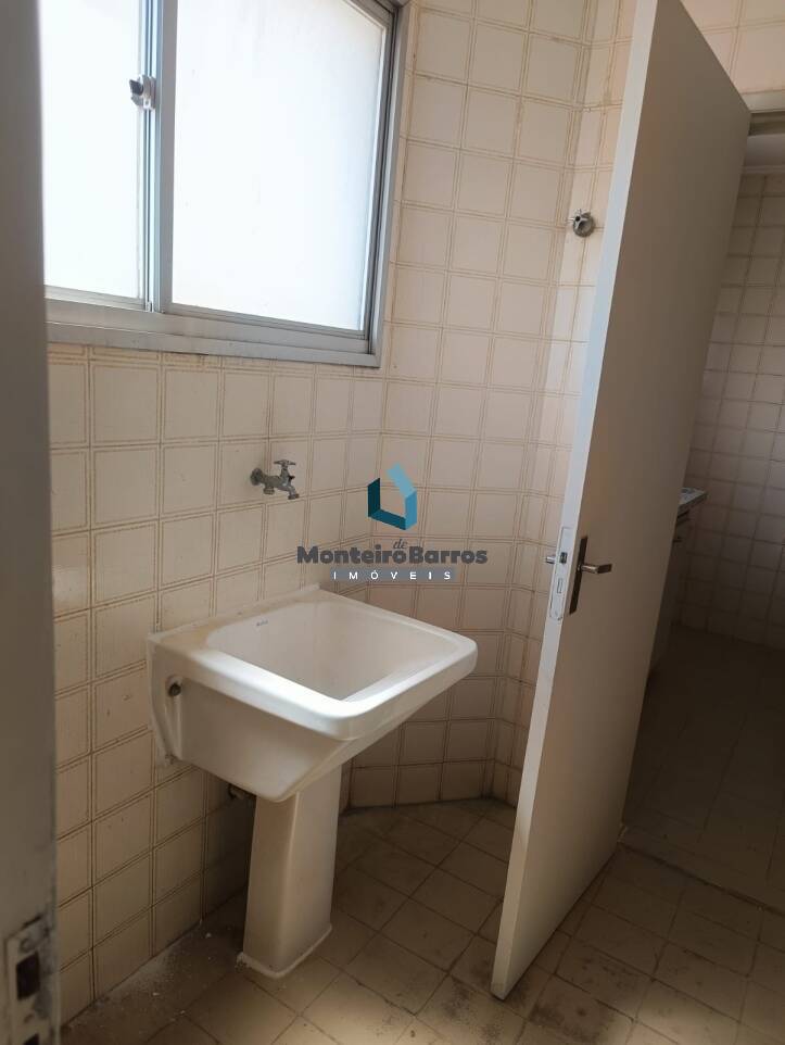 Apartamento para alugar com 2 quartos, 80m² - Foto 11