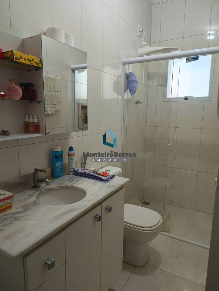 Casa à venda com 7 quartos, 300m² - Foto 33