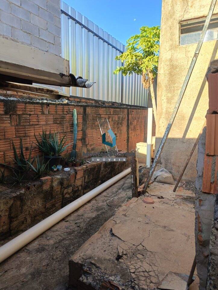 Casa à venda com 7 quartos, 300m² - Foto 46