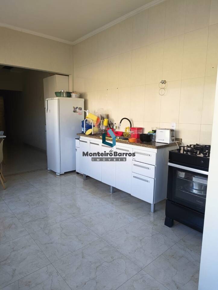 Casa à venda com 7 quartos, 300m² - Foto 54