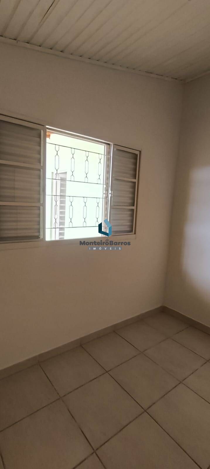 Casa à venda com 3 quartos, 130m² - Foto 2