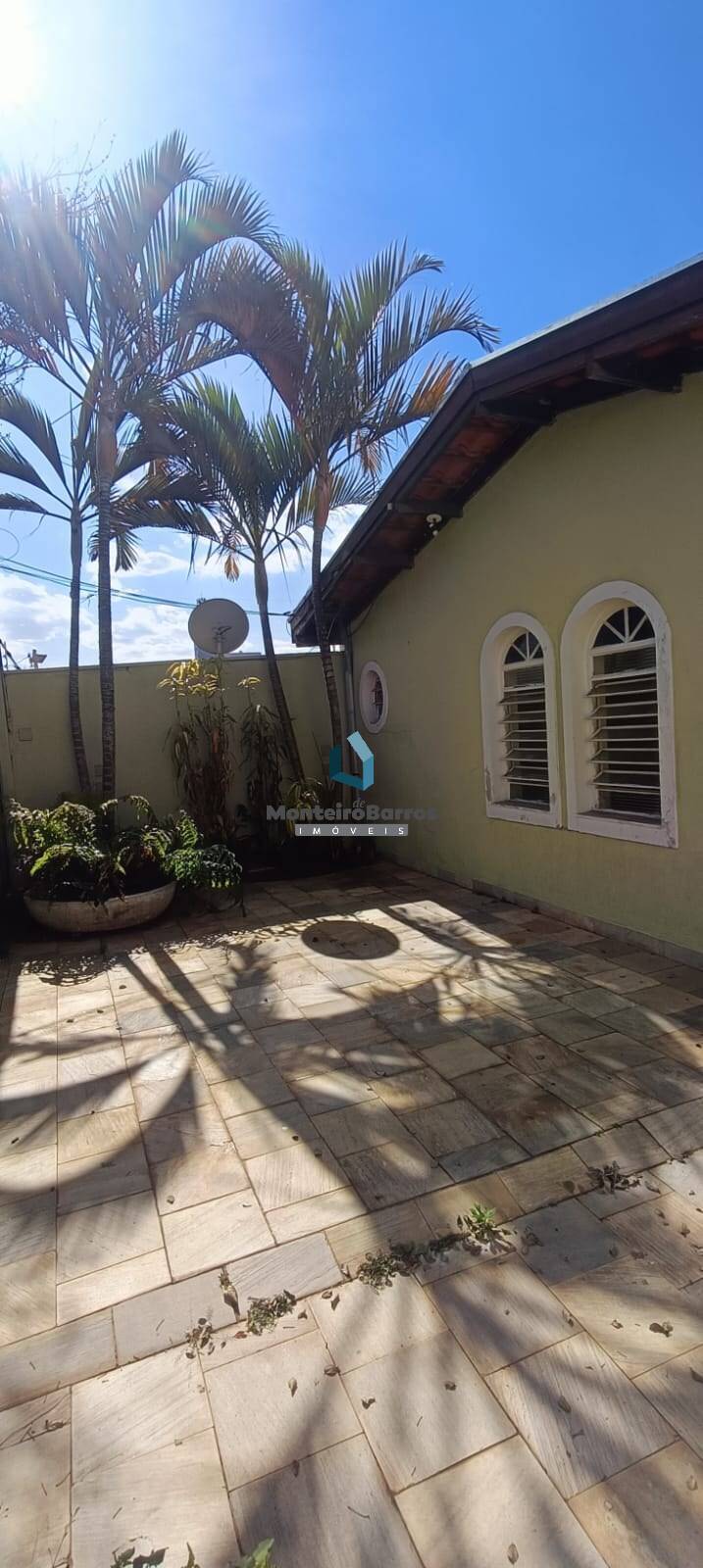 Casa à venda com 3 quartos, 130m² - Foto 1