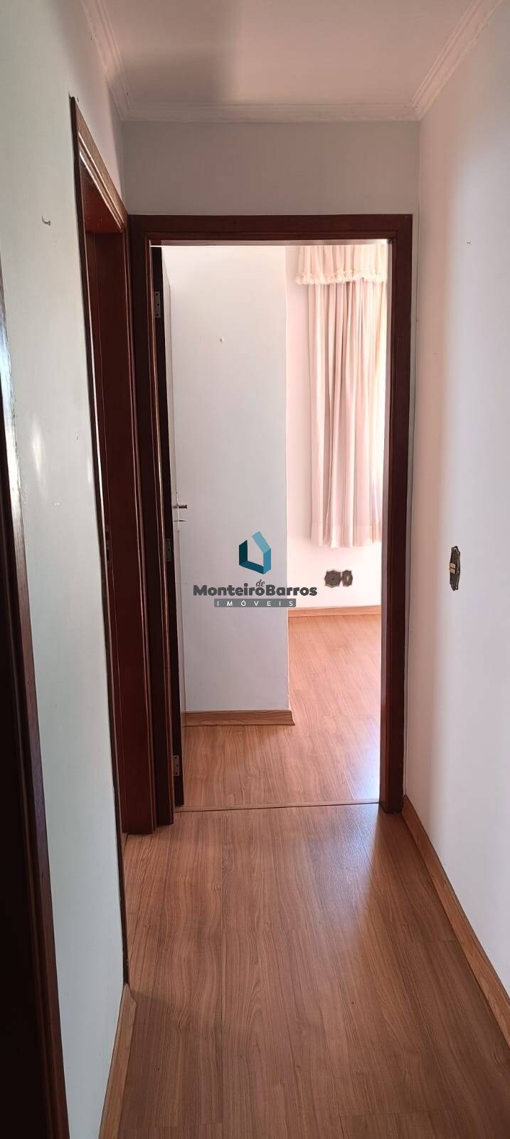 Casa à venda com 3 quartos, 300m² - Foto 7