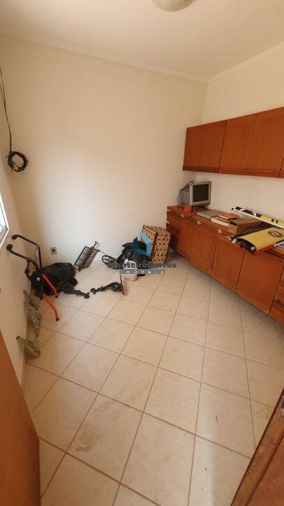 Casa à venda com 4 quartos, 290m² - Foto 18