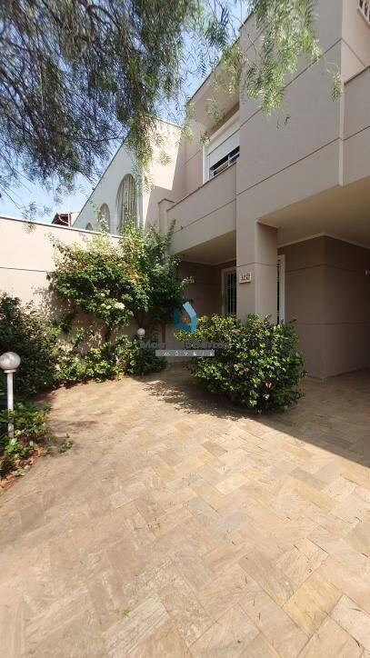 Casa à venda com 4 quartos, 290m² - Foto 26