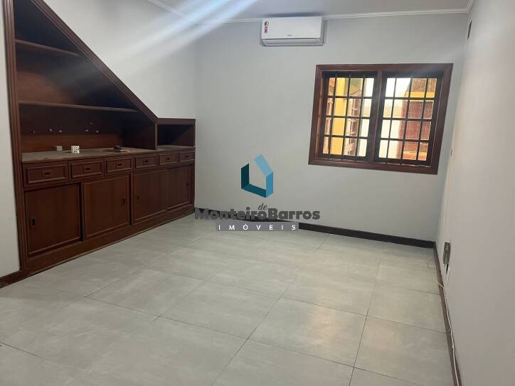 Casa à venda e aluguel com 4 quartos, 380m² - Foto 11